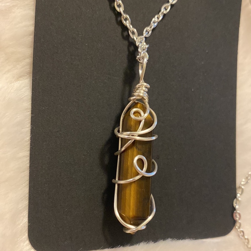 💫$5 add on. Necklace with wrapped stone pendant